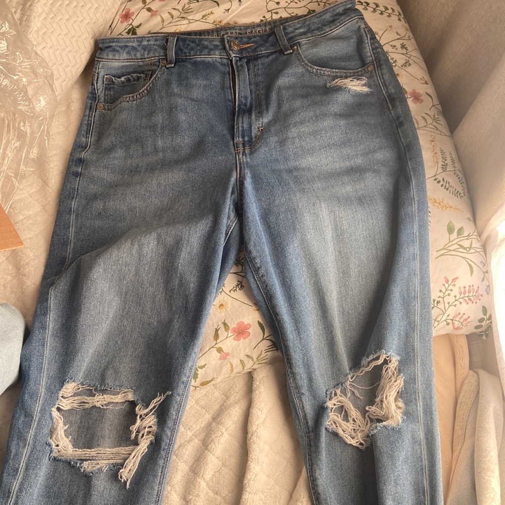 American Eagle mom jeans